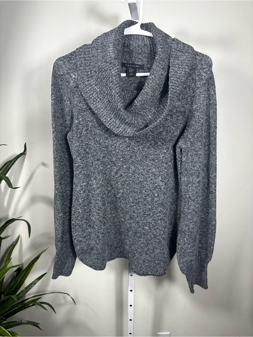 226. Tahari XS Charcoal Gray Cowl Neck Sweater Soft Stretch Knit Long Sleeve